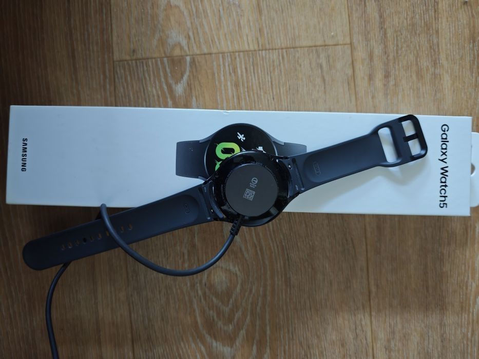 SAMSUNG Galaxy Watch5