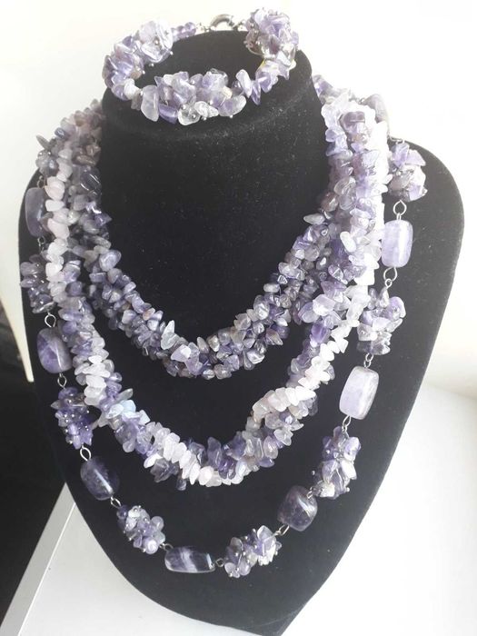 Бусы, серьги, кулоны с натуральными камнями