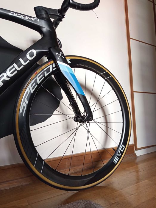 Rodas 28 carbono Speedsix Evo 45 + pneus