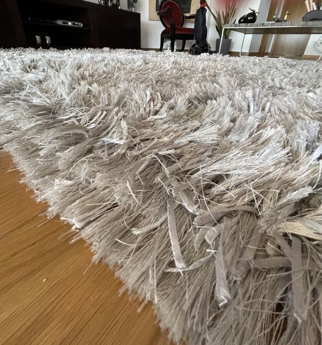 Tapete de sala cinza