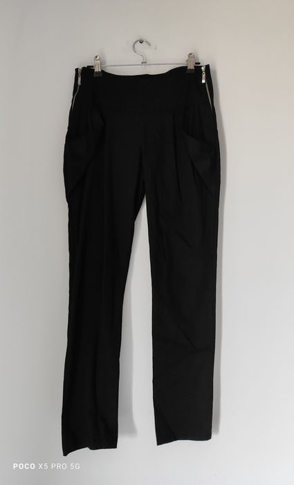 Czarne eleganckie spodnie damskie z zamkami XS