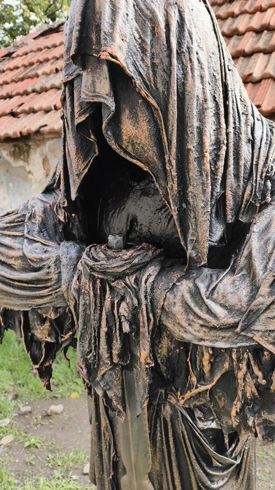 Декоративна садова статуя