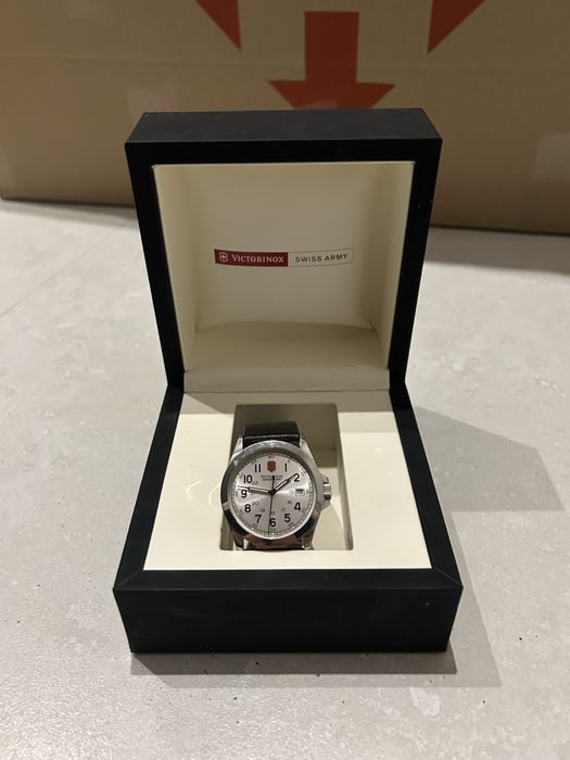 Годинник наручний Victorinox Swiss Army Infantry, 38мм, WR 100m