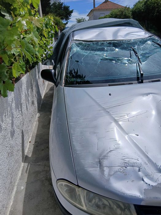 Mitsubishi Carisma — fotografia 3