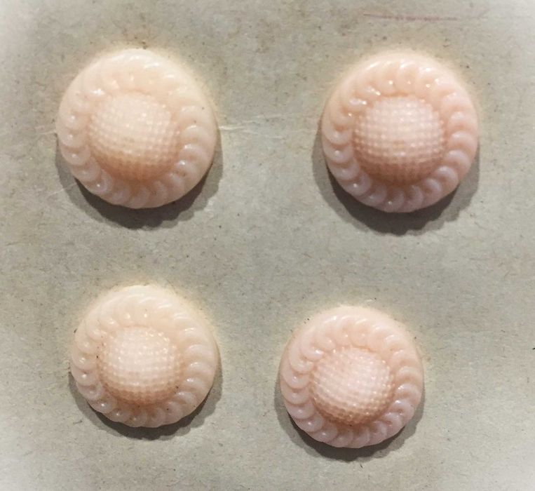 72 Botões antigos em plástico - International - feitos no Brasil