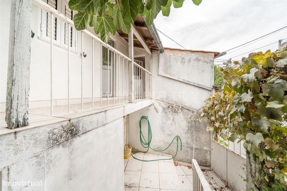 Moradia Geminada T3 / Covilhã, Erada