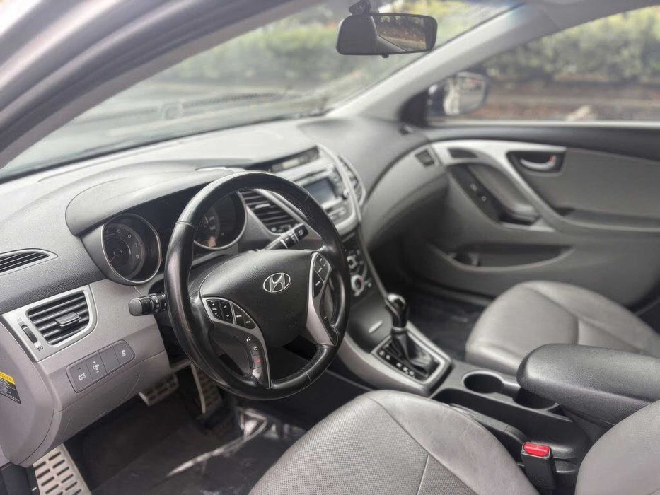 Hyundai Elantra Limited      2015