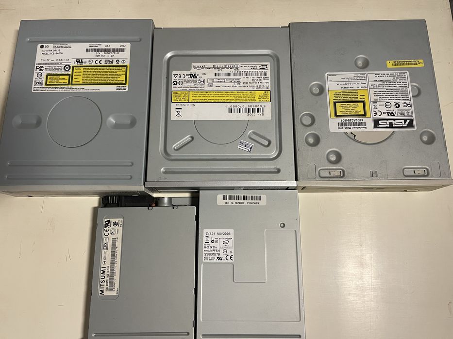 Оптичні приводи та шлейфи