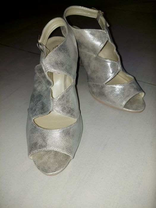 Buty na obcasie 41
