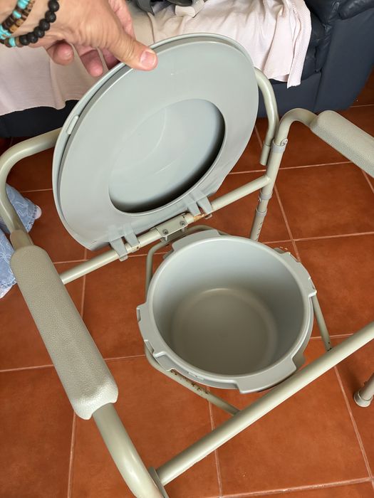 Cadeira sanitária em otimo estado