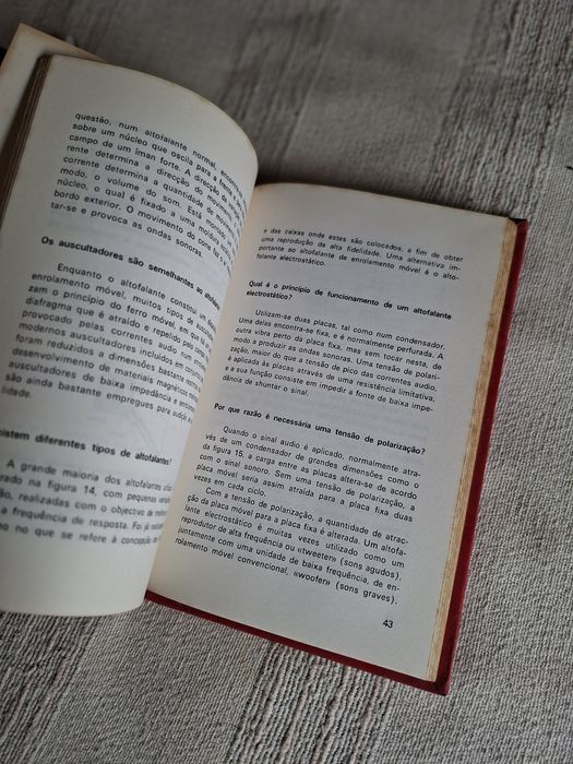Livro técnico Rádio e Televisão