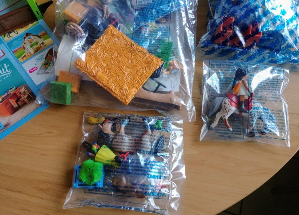 Playmobil 70118 Boks stajenny z Lucky Pru Abigail + 5 zestawów+gratis
