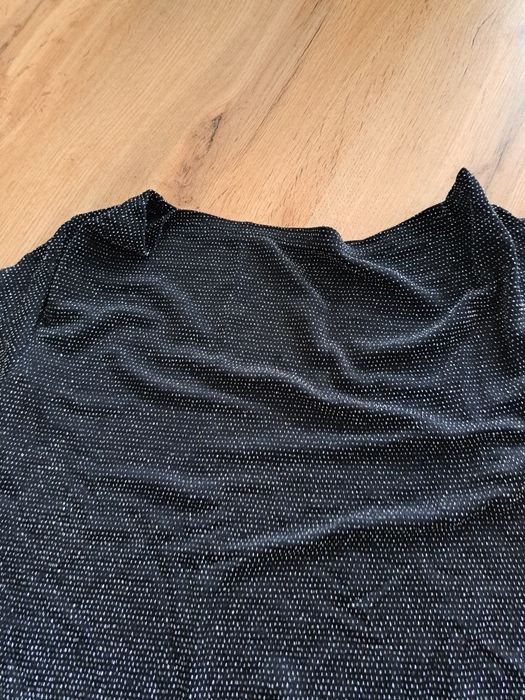 Bluzka czarna z brokatem rozmiar uniwersalny pasuje na s lub m