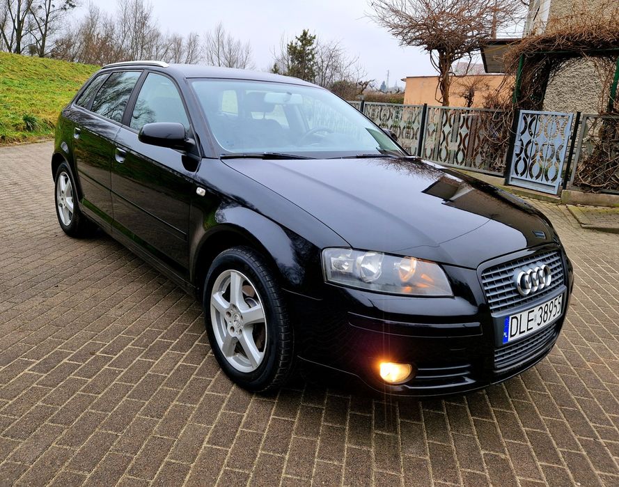 Audi A3 Sportback 1.6 Benzyna 102 km  5 Drzwi Zarejestrowana