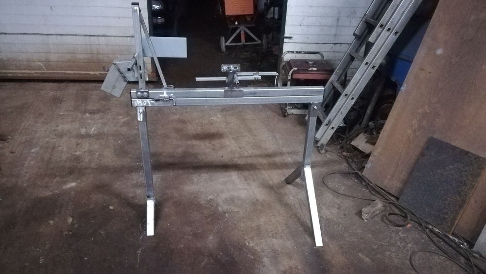 Cavaletes universais para motosserra