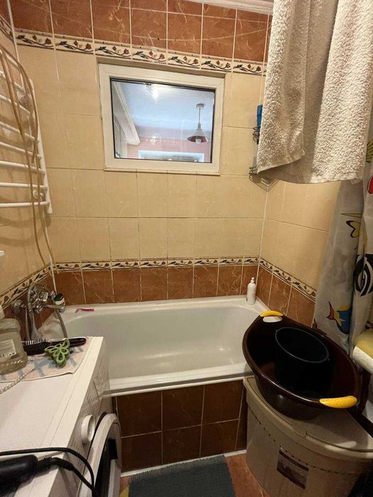 продаж 2-к квартири  вул. Коновальця