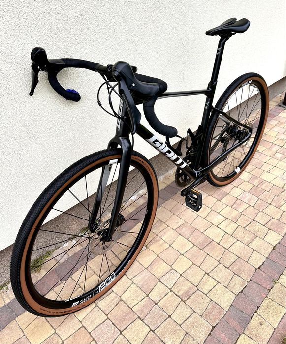 Gravel GIANT REVOLT 0 Shimano GRX kolor czarny JAK NOWY !!!