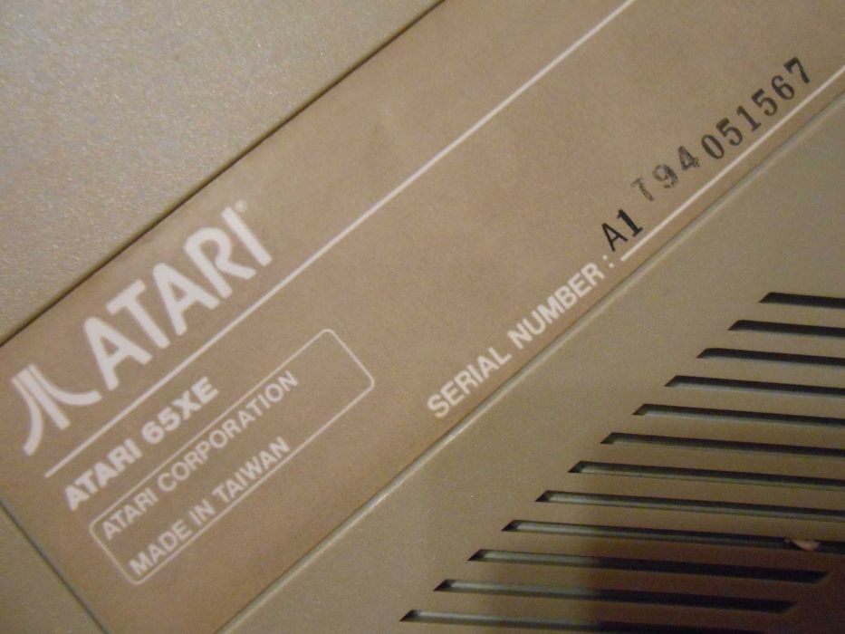 Atari 65XE  - jednostka
