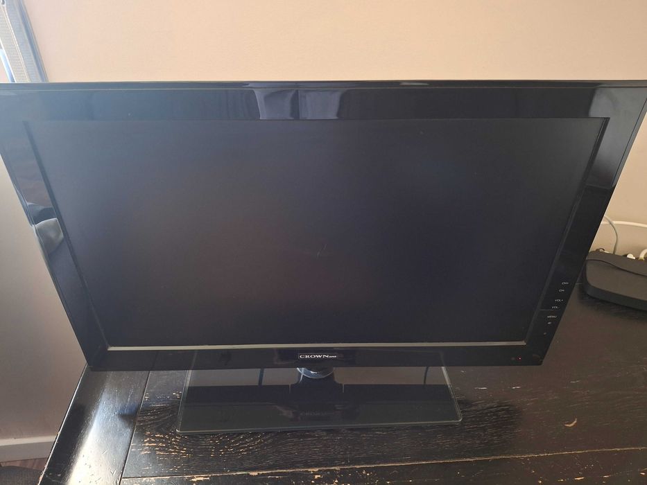 TV LED Crown 26 polegadas.