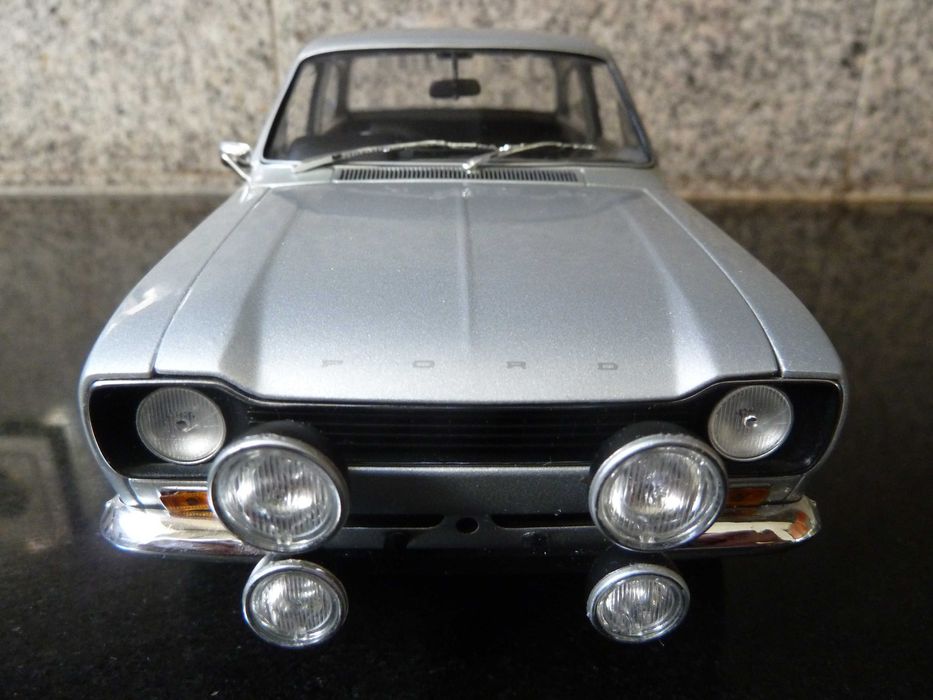 1:18 Minichamps, Ford Escort RS 1600 "AVO", 1970, AutoArt