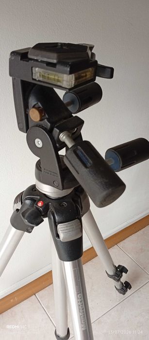 Tripé Manfrotto 055D + Cabeça