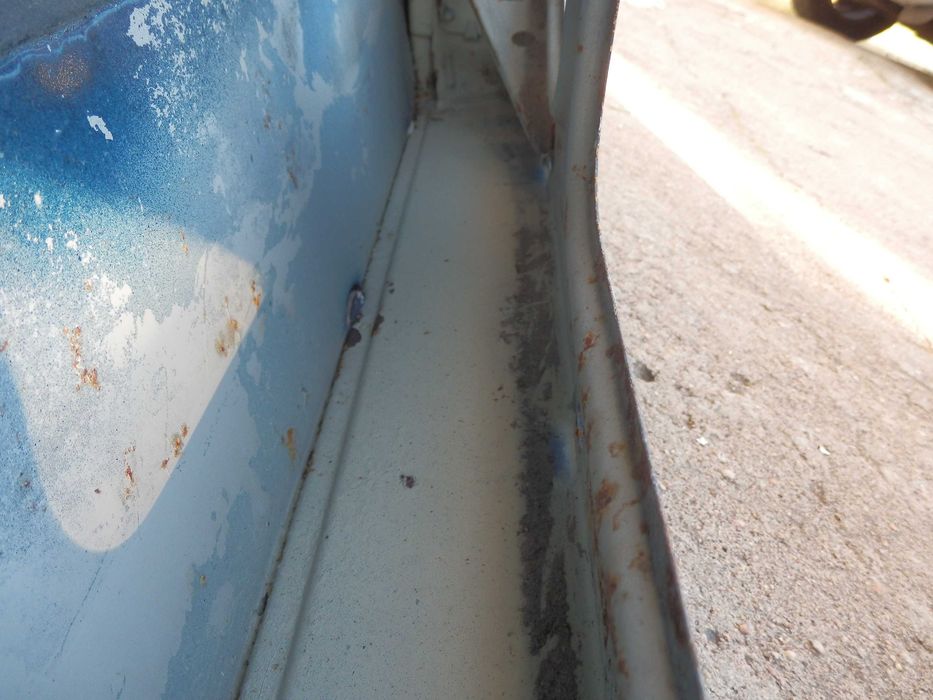 *Mercedes W111*  Portas