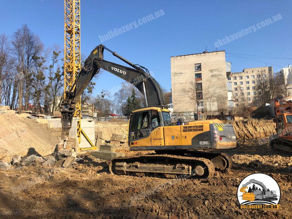 Демонтаж зданий и сооружений экскаватором Вольво290 Демонтаж приміщень
