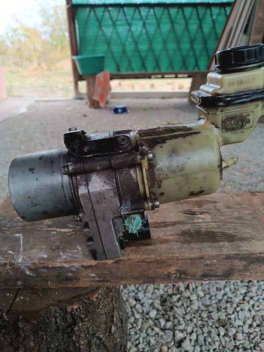 Насос ЭГУР. Лагуна 2012 год.