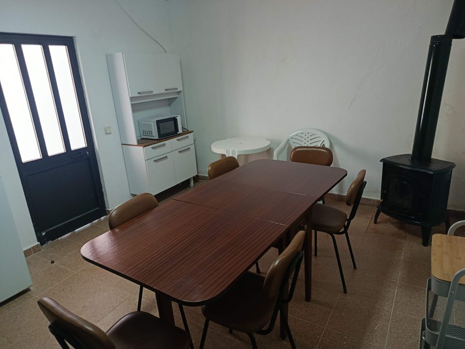 Casa Típica T2 com Terreno | São Marcos da Serra | Arrendamento Anual
