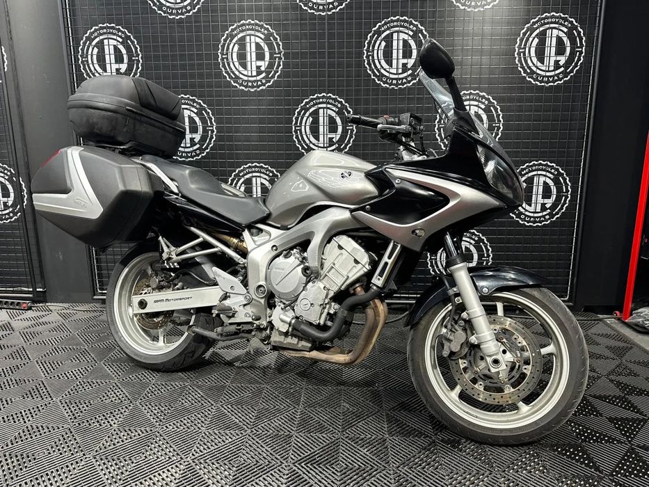 Yamaha FZS  600
