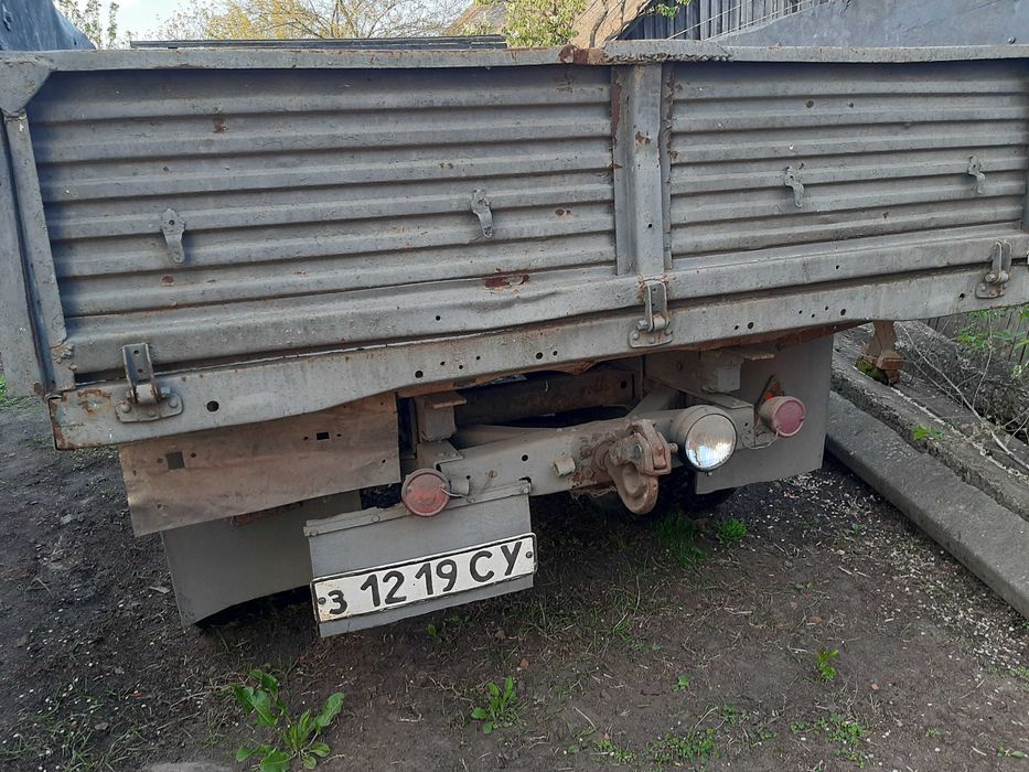 Газ 52  (Бортовой )
