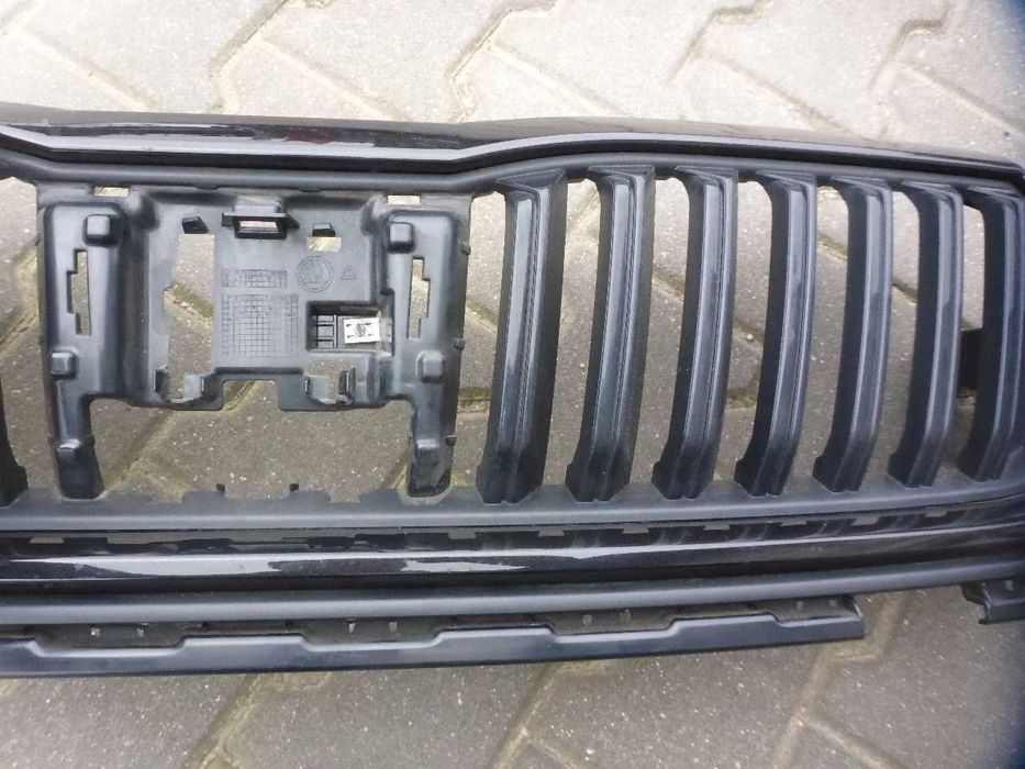 Решітка радіатора Skoda Octavia a8 2020-2025