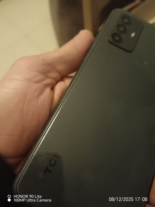 Telemóvel TCL 305 avariado
