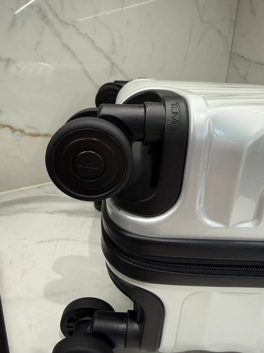 Чемодан TUMI 19 Degree Carry-On/ валіза для ручної поклажі