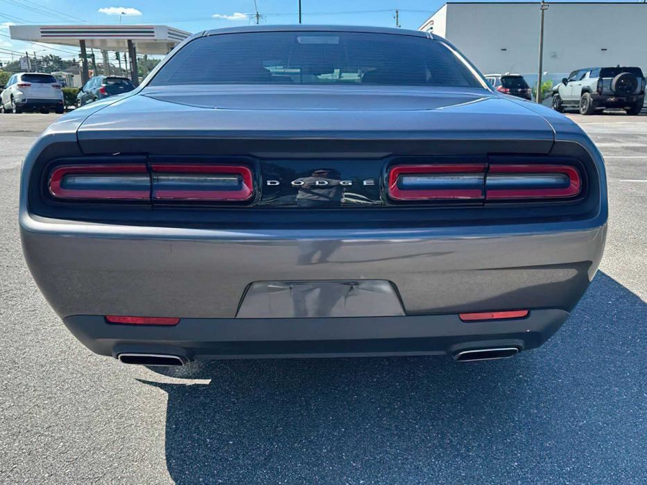 Dodge Challenger      2017
