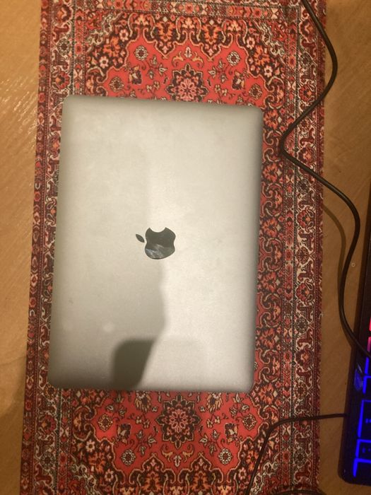 macbook 2016 8/256gb 12”