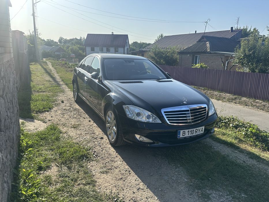 Mercedes-Benz S-class W221