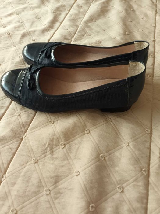 sapato azul marinho  com lacinho