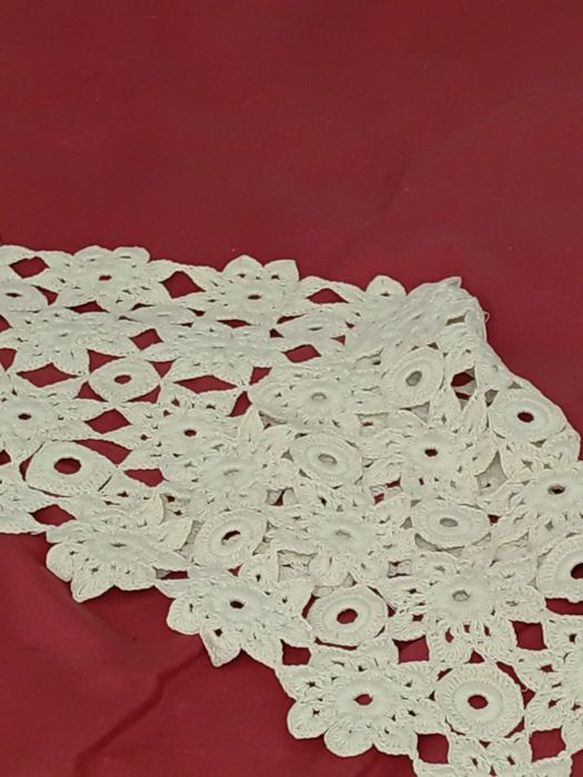 Dwa bieżniki serwetki  koronka bawełniana rękodzieło