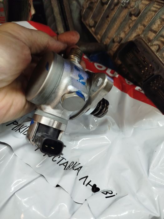 Насос паливний високого тиску ТНВД Ford Focus Kuga Volvo S60 V60 1.6 EcoBoost 10- Bosch 0261520139