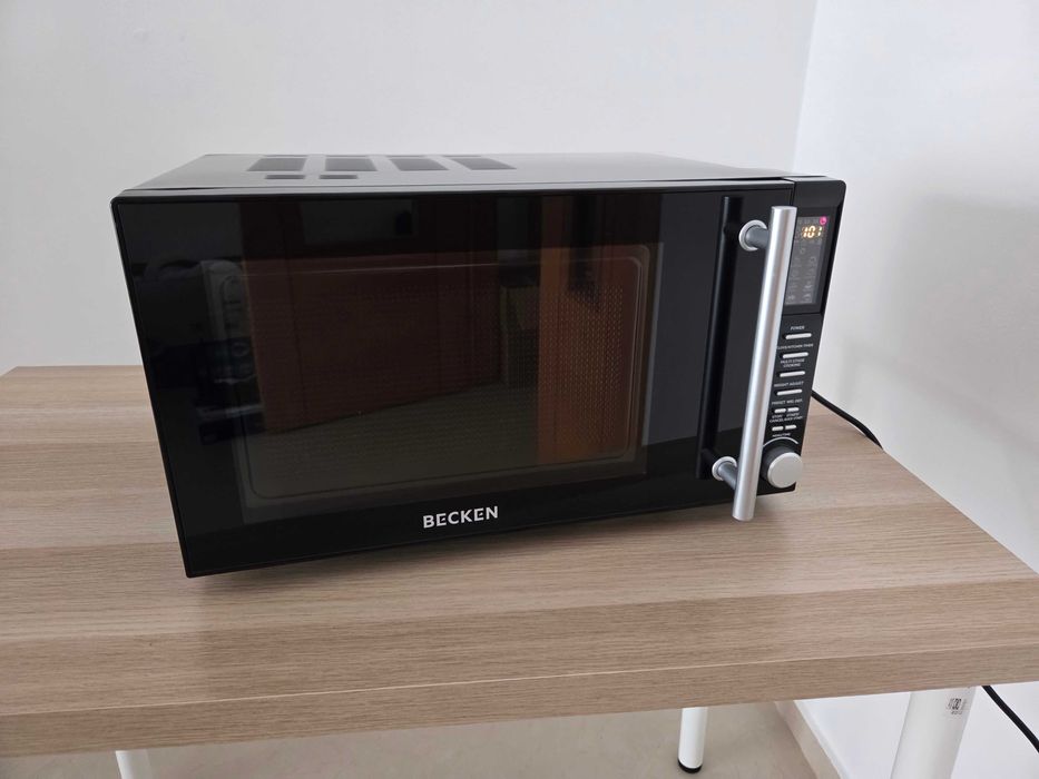 Microondas BECKEN BMW4474 (23 L, 900W, sem grill, preto)