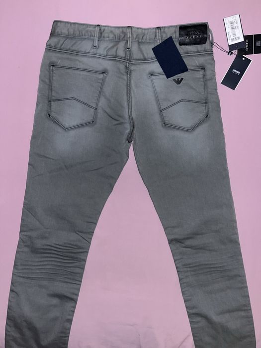 Wyprzedaż spodnie męskie Armani Jeans.