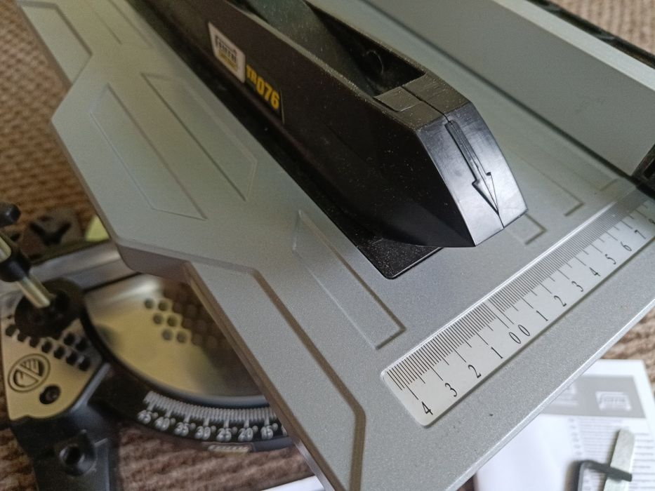 FEMI Piła Ukośnica Do Ddrewna 1200 W. FM-TR076