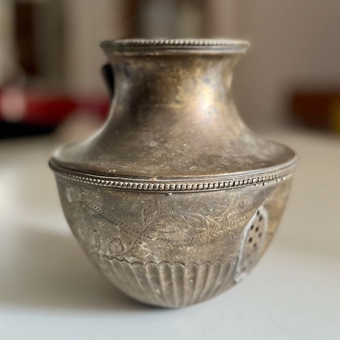 Vaso de latão da Guiné-Bissau
