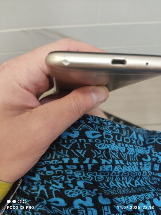 Продам телефон redmi 6a