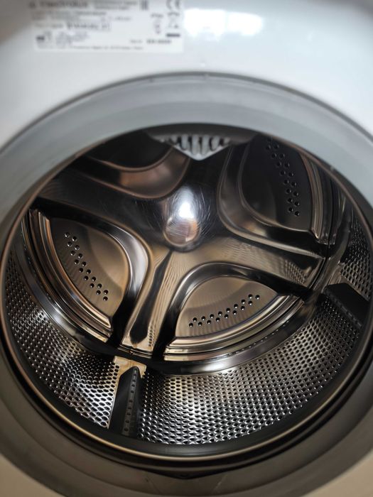Пральна машина electrolux
