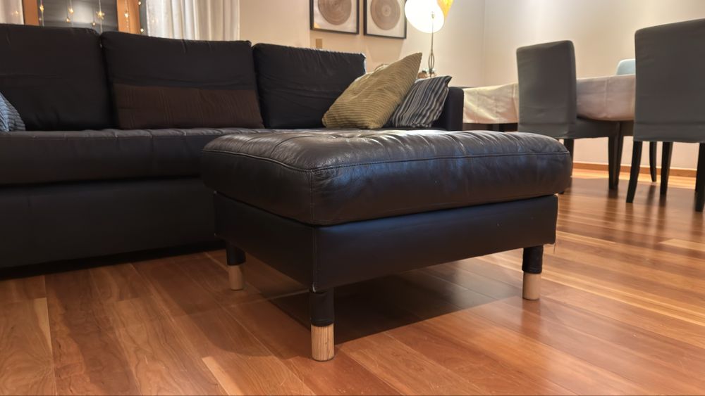 Repousa pés em naoa preto