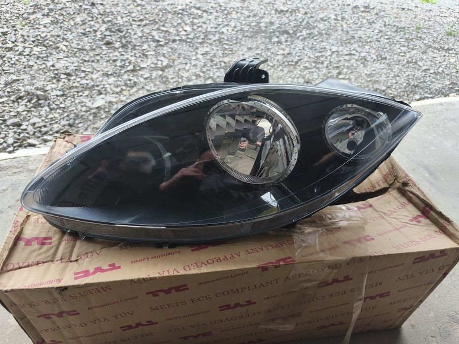 Seat Altea Leon Toledo 04r- Reflektor lampa lewy lewa przód TYC