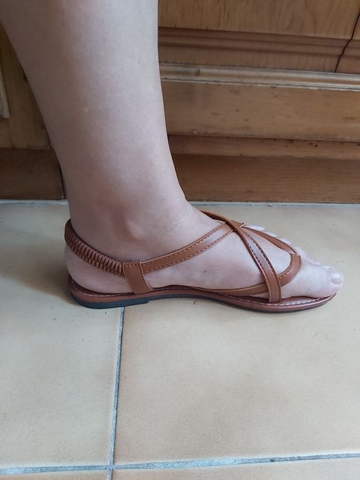 Sandálias rasas novas castanhas 37/38