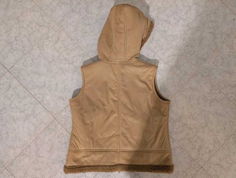 Casaco sem mangas peludo